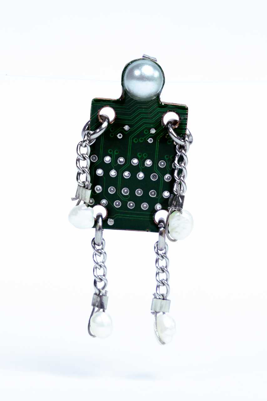 NEXUS EARRINGS - Image 4