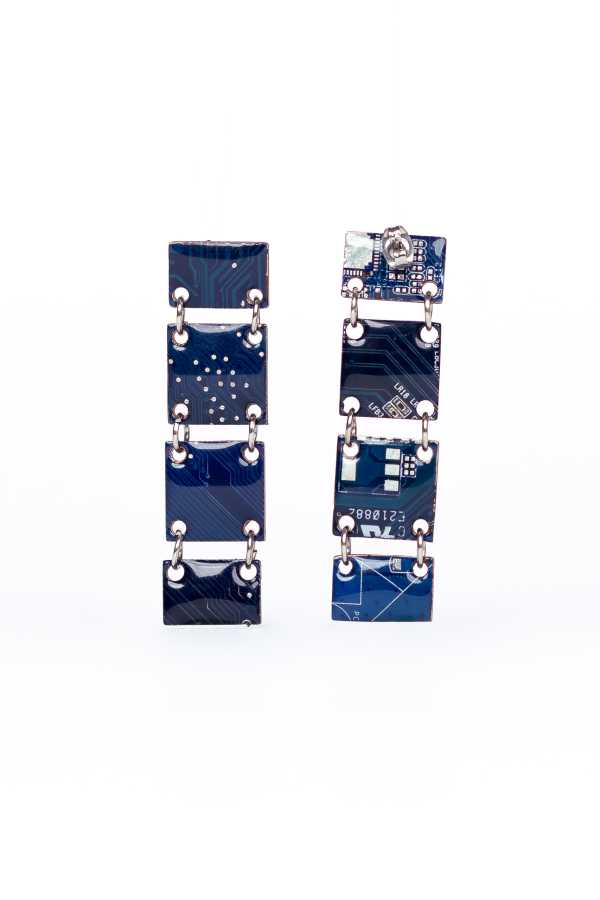 GRID EARRINGS - Image 2