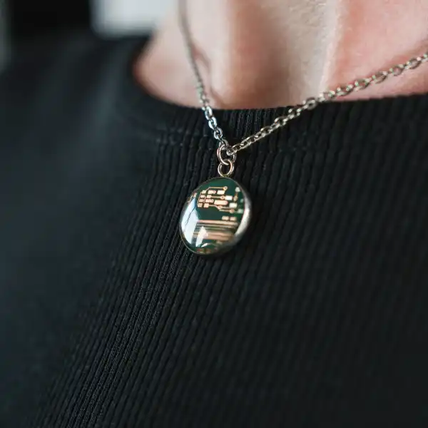 DIGITAL DOT NECKLACE - Image 7