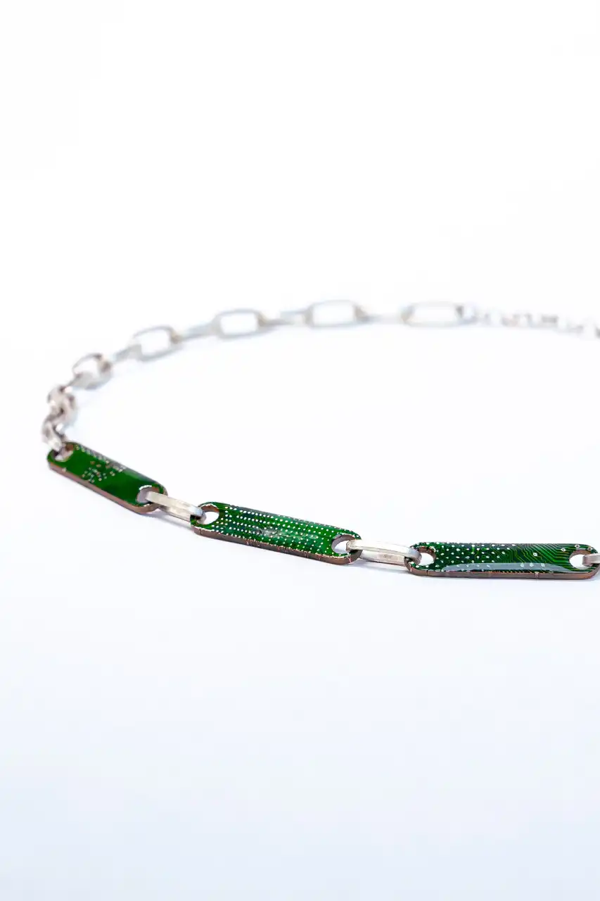 3 STRUCTURES NECKLACE - Image 6