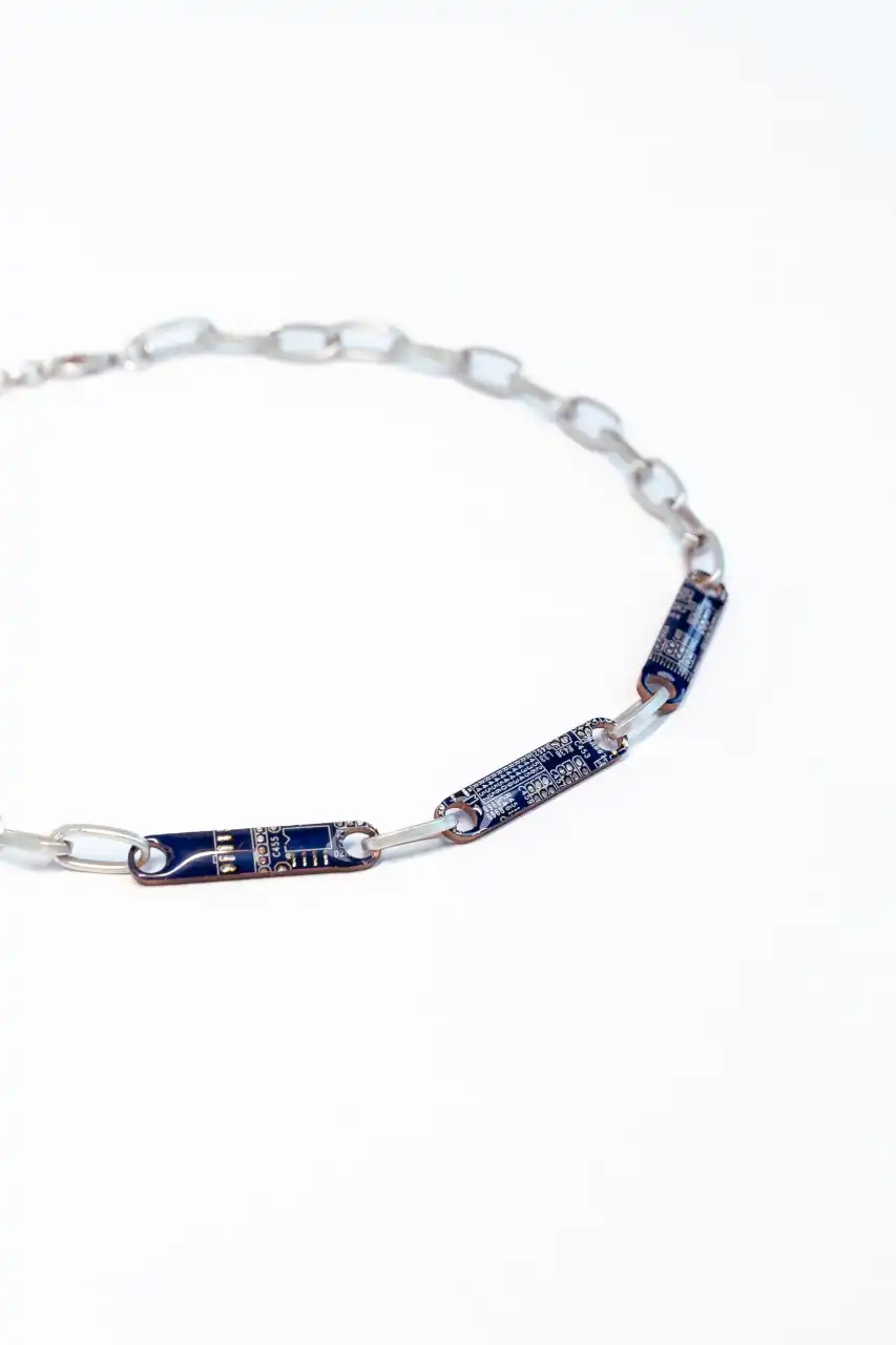 3 STRUCTURES NECKLACE - Image 3